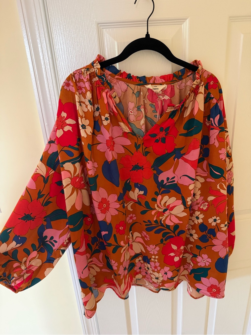 Entro Floral Blouse NWT